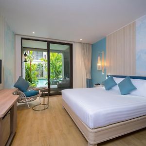 Deluxe Double Room Pool Access